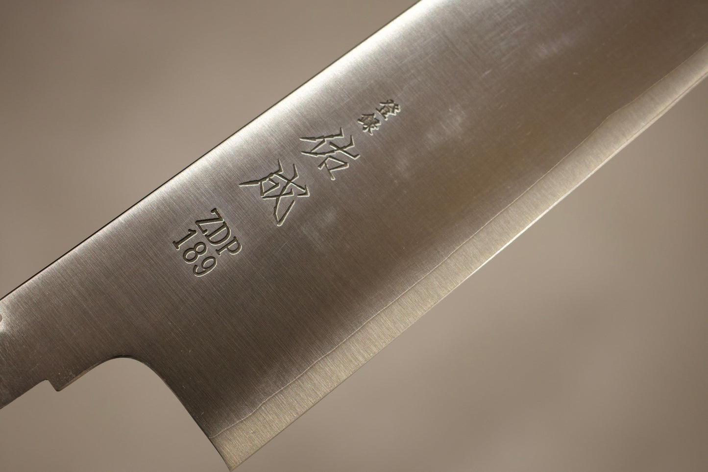 佑成積層ZDP189粉末鋼牛刀240mm/佑成积层ZDP189粉末钢牛刀240mm/SUKENARI Japanese chef knife Gyuto ZDP-189 24cm/ 9.45inch