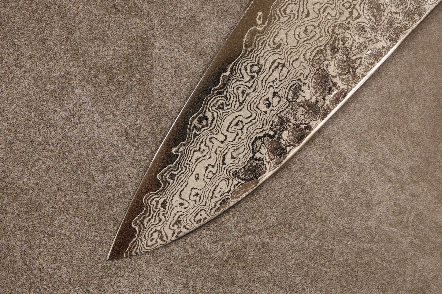 初心VG10ダマスカス槌目牛刀210mm/初心VG10大马士革花纹槌目牛刀210mm/HATSUKOKOROHAMONO Japanese Gyuto knife VG10 Damascus 210mm