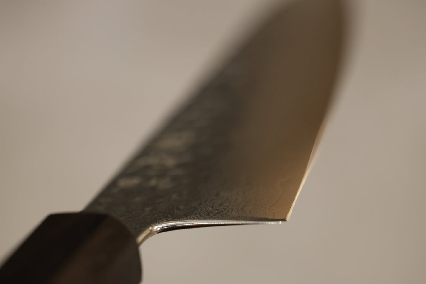 初心VG10ダマスカス槌目牛刀210mm/初心VG10大马士革花纹槌目牛刀210mm/HATSUKOKOROHAMONO Japanese Gyuto knife VG10 Damascus 210mm