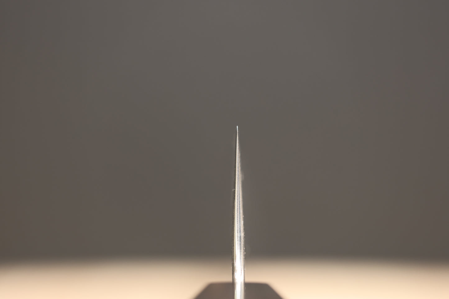 初心VG10ダマスカス槌目牛刀210mm/初心VG10大马士革花纹槌目牛刀210mm/HATSUKOKOROHAMONO Japanese Gyuto knife VG10 Damascus 210mm