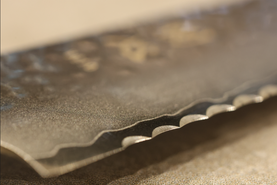 初心VG10三層鋼槌目パン切り210mm/初心VG10三层槌目面包刀210mm/HATSUKOKOROHAMONO Japanese bread knife VG10 3-Layer Hammered 210mm