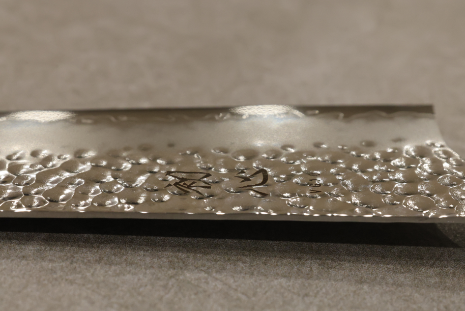 初心VG10三層鋼槌目牛刀210mm/初心VG10三层槌目牛刀210mm/HATSUKOKOROHAMONO Japanese Gyuto knife VG10 3-Layer Hammered 210mm