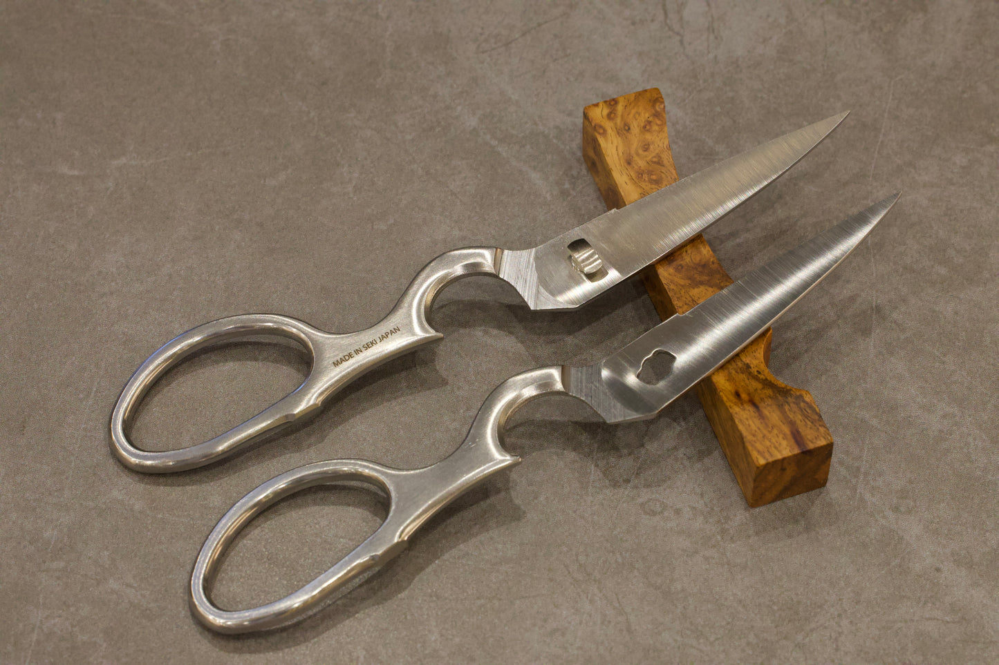 HATSUKOKORO AUS-6 Kitchen Shears scissors ASHK-200 初心丸章AUS6ハサミASHK-200
