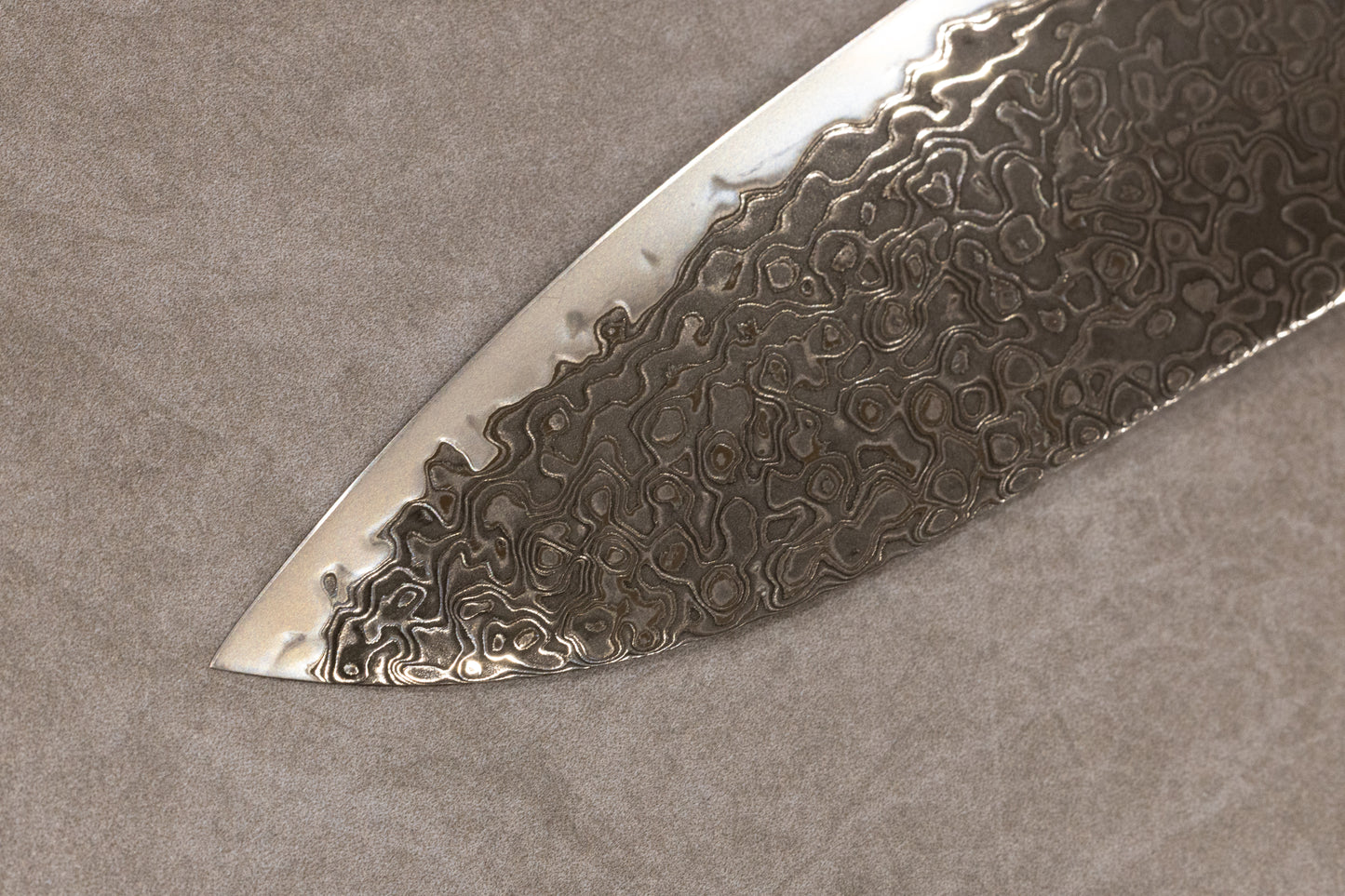 Hatsukokoro Ryuhyo Black Damascus SG2 Santoku 180mm 初心流氷黒染めSG2ダマスカス三徳180mm