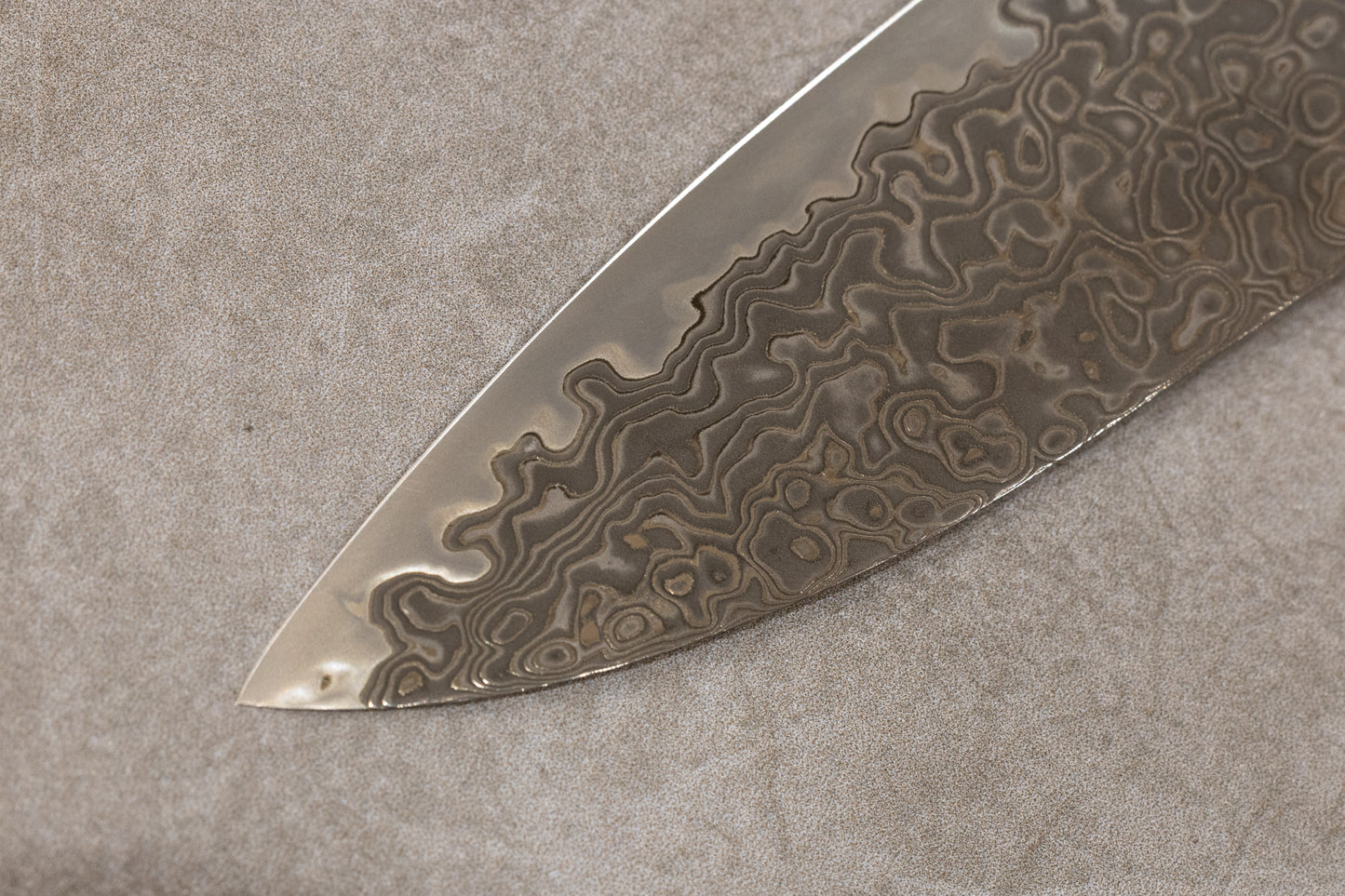 Hatsukokoro Ryuhyo Black Damascus SG2 Gyuto 210mm 初心流氷黒染めSG2ダマスカス牛刀210mm