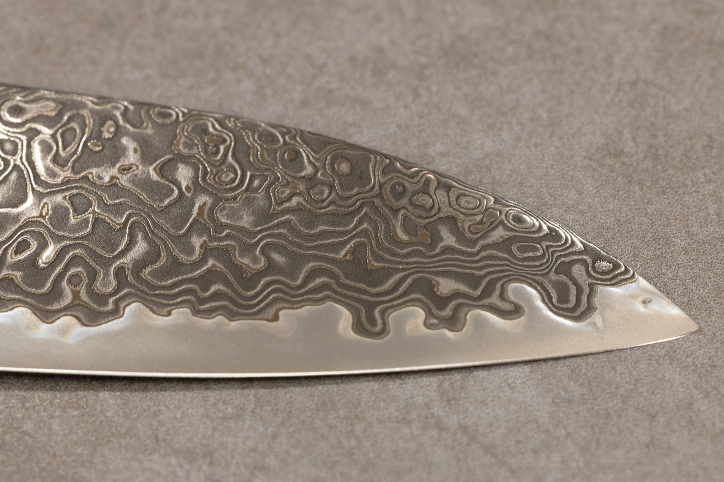 Hatsukokoro Ryuhyo Black Damascus SG2 Gyuto 210mm 初心流氷黒染めSG2ダマスカス牛刀210mm