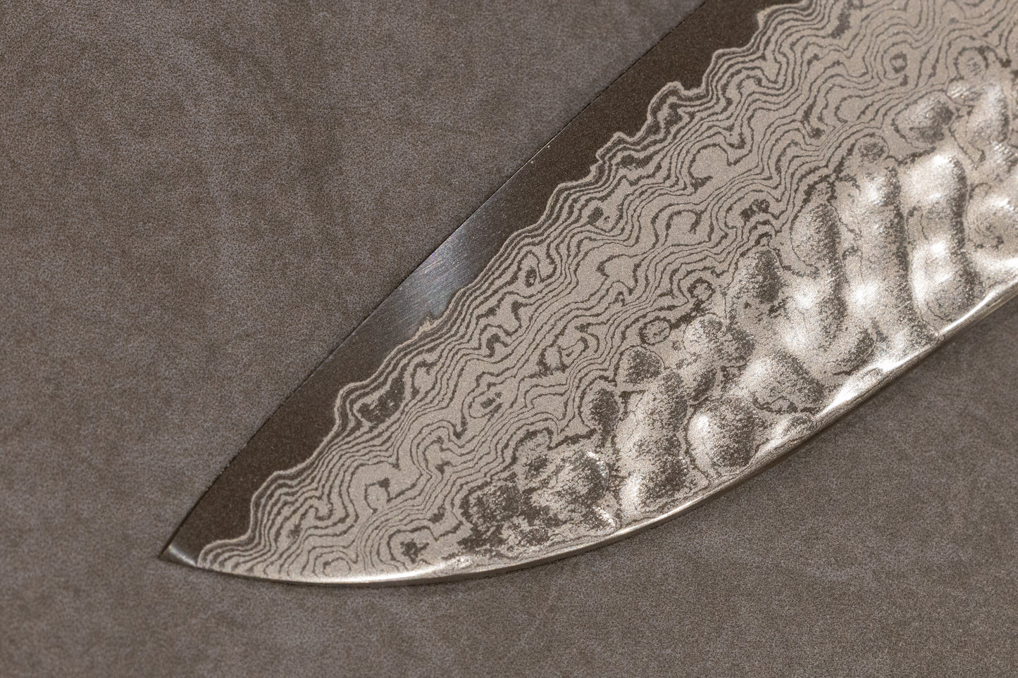 Hatsukokoro Hayabusa VG10 Damascus Santoku 180mm 初心ハヤブサVG10ダマスカス槌目三徳180mm