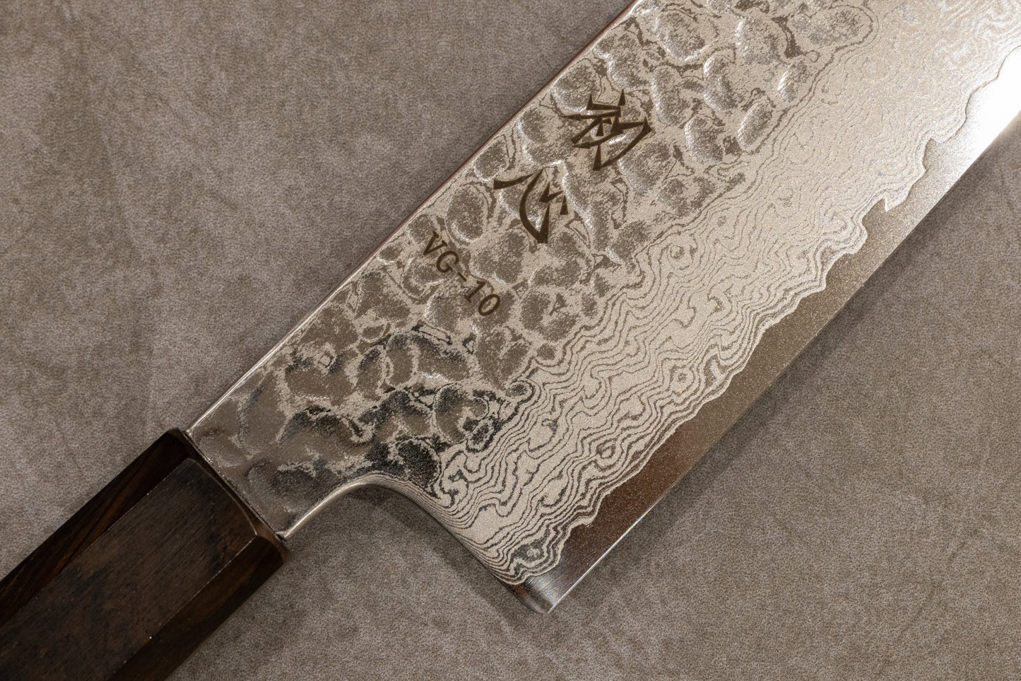 Hatsukokoro Hayabusa VG10 Damascus Santoku 180mm 初心ハヤブサVG10ダマスカス槌目三徳180mm